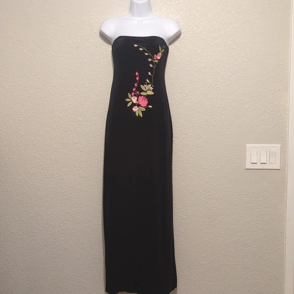 City Triangles vintage black velvet floral embroidered strapless maxi dress - Picture 5 of 11